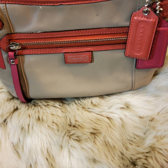 Coach Daisy Spectator Purse GUC - Picture 2 of 16